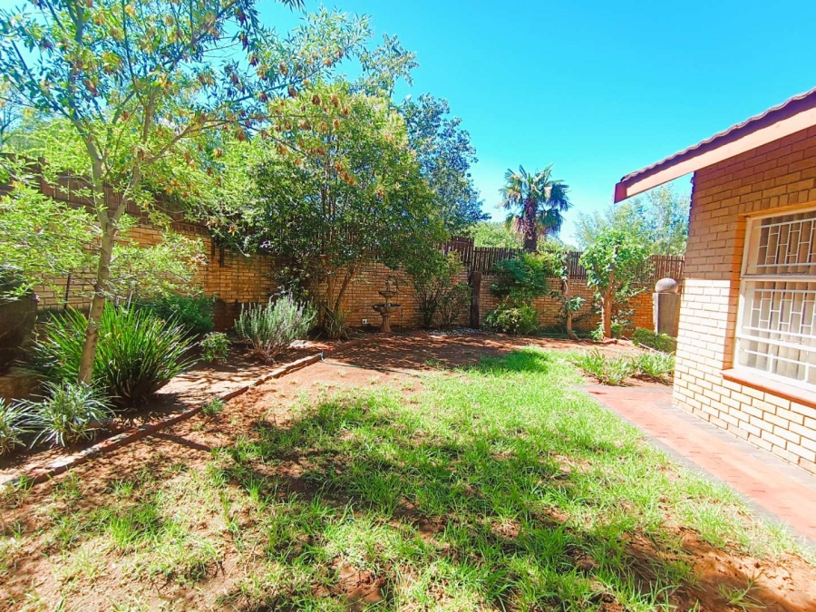 5 Bedroom Property for Sale in Pellissier Free State
